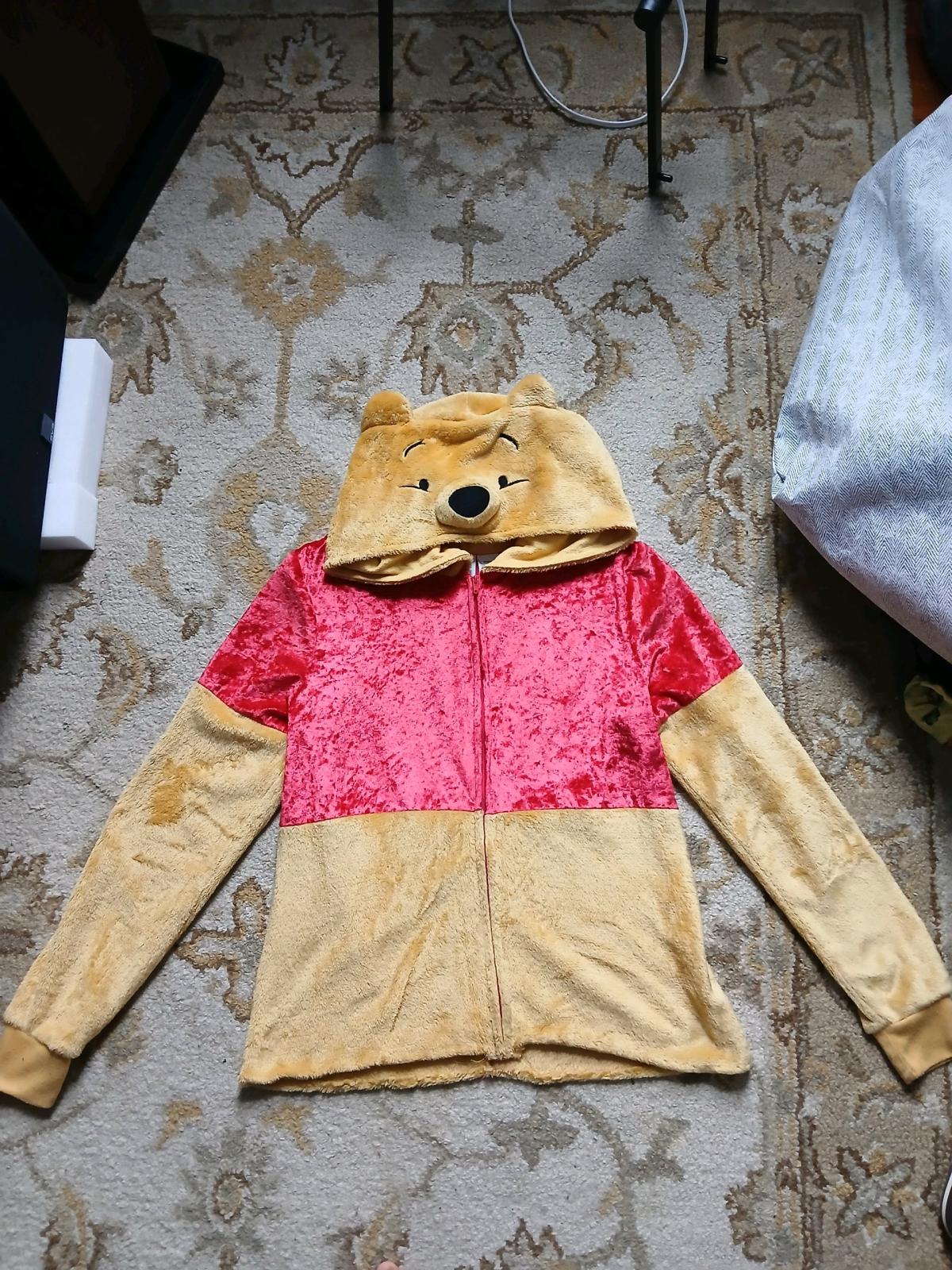 Disney Winnie the pooh fleece hoodie - Far Rockaway, New York - FleaMarketBay