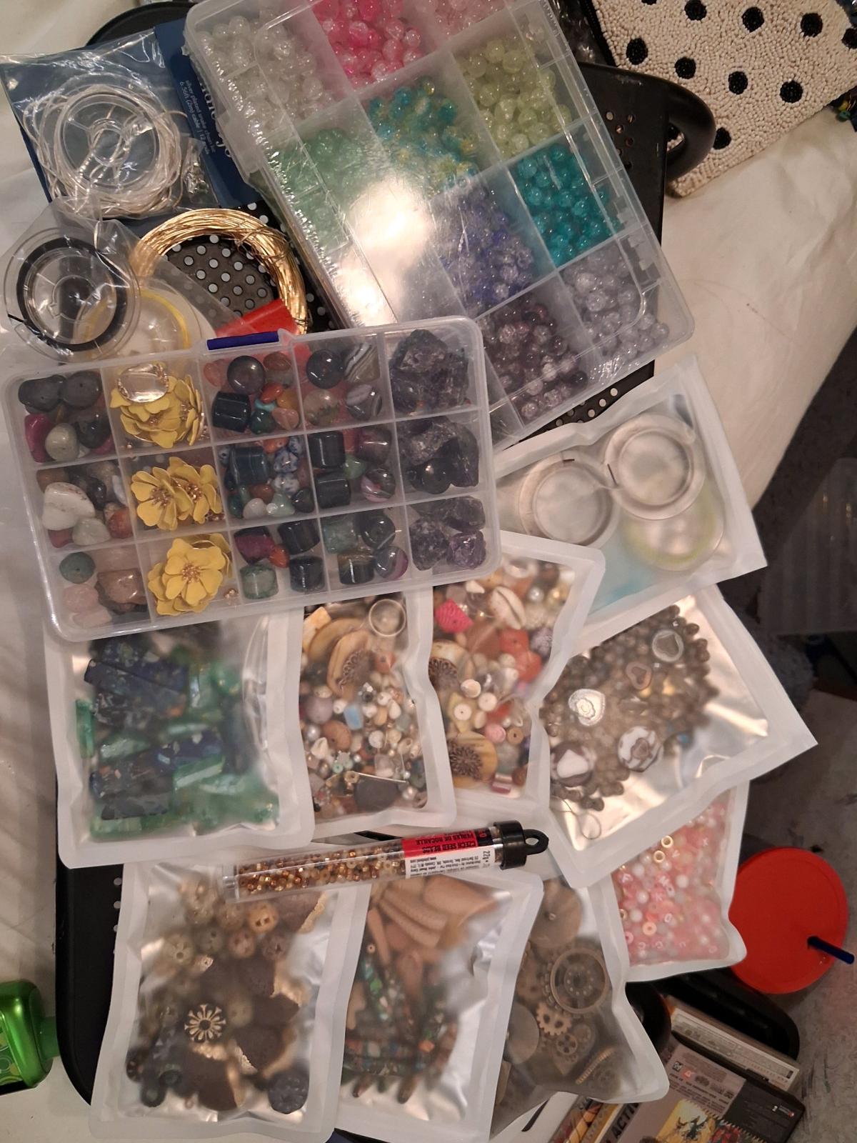 beads a variety All new String wire Claspes - Pocatello, Idaho - FleaMarketBay