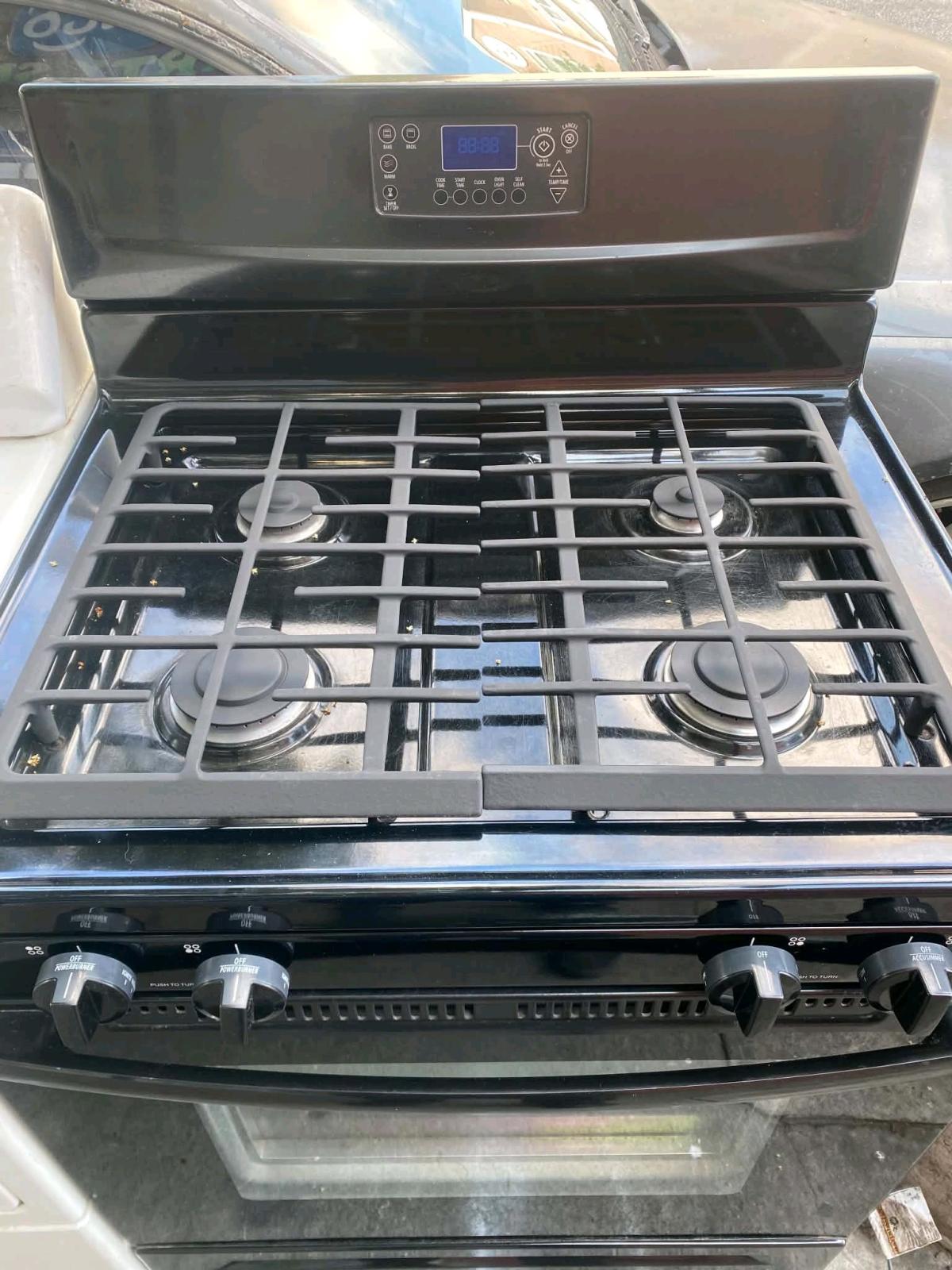 STOVE WHIRPOOL 4 BURNERS BLACK - Los Angeles, California - FleaMarketBay