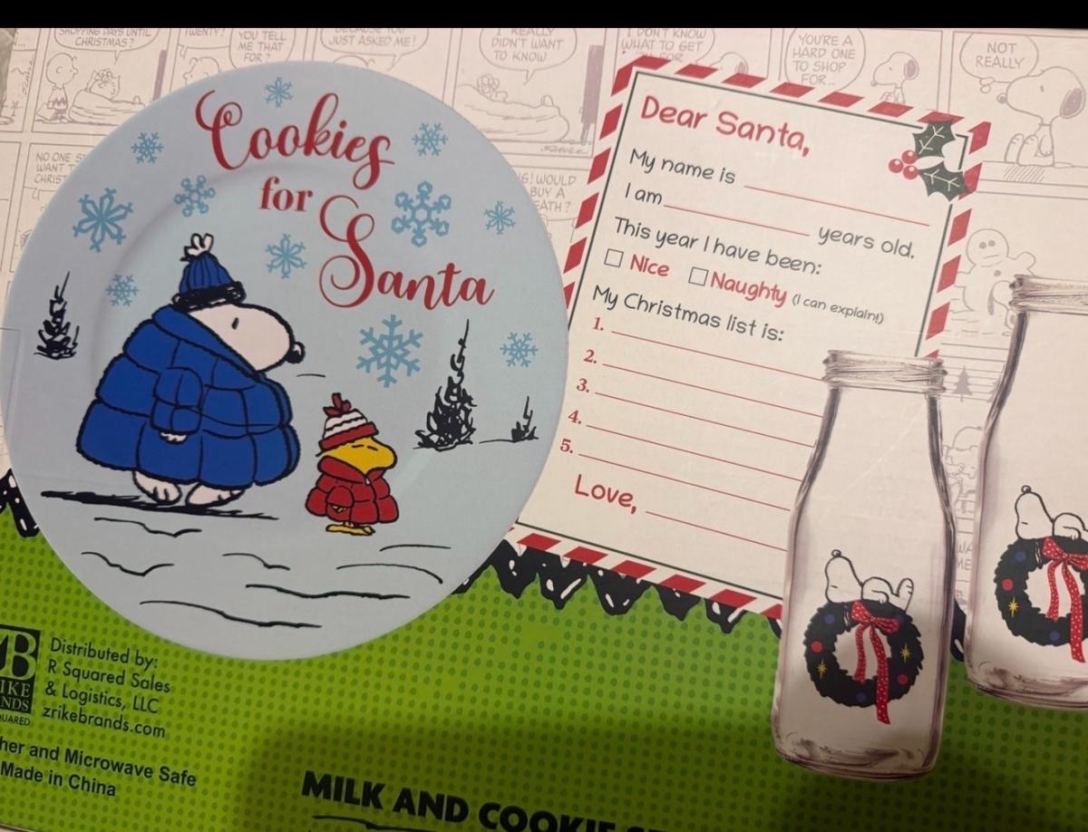 PEANUTS BRAND Snoopy cookie milk set cookie cutter set - Pasadena, Texas - FleaMarketBay