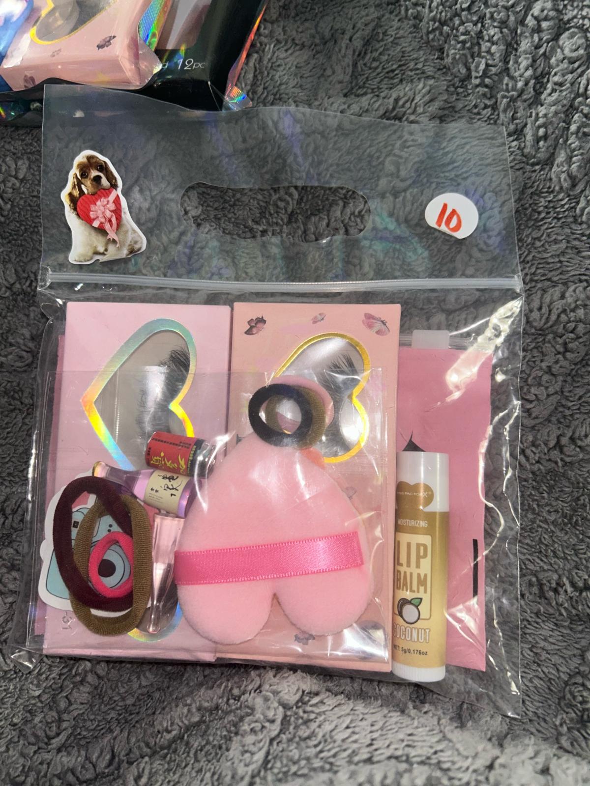 two packs eyelashes - San Bernardino, California - FleaMarketBay