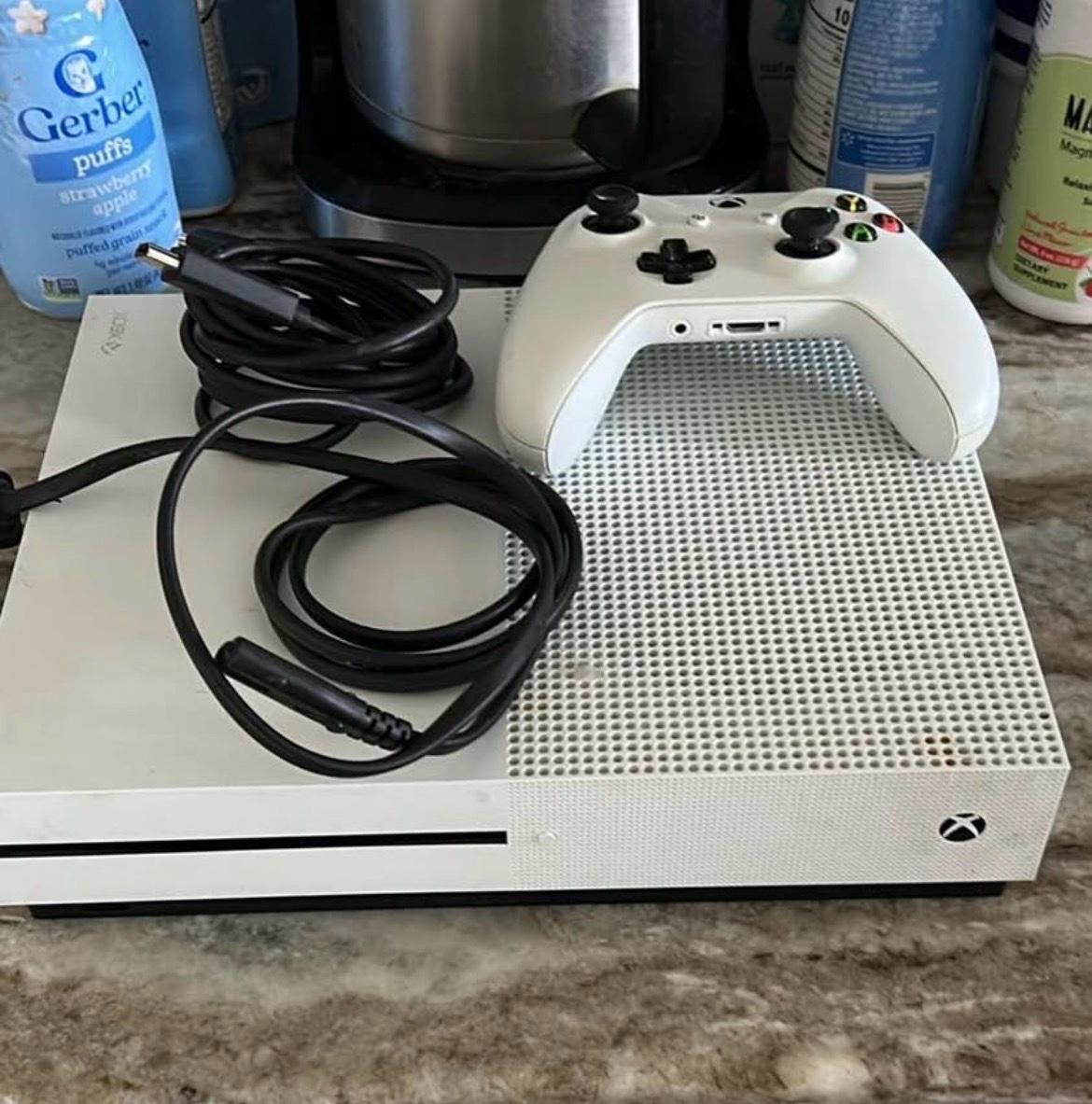 Xbox One S - Amarillo, Texas - FleaMarketBay