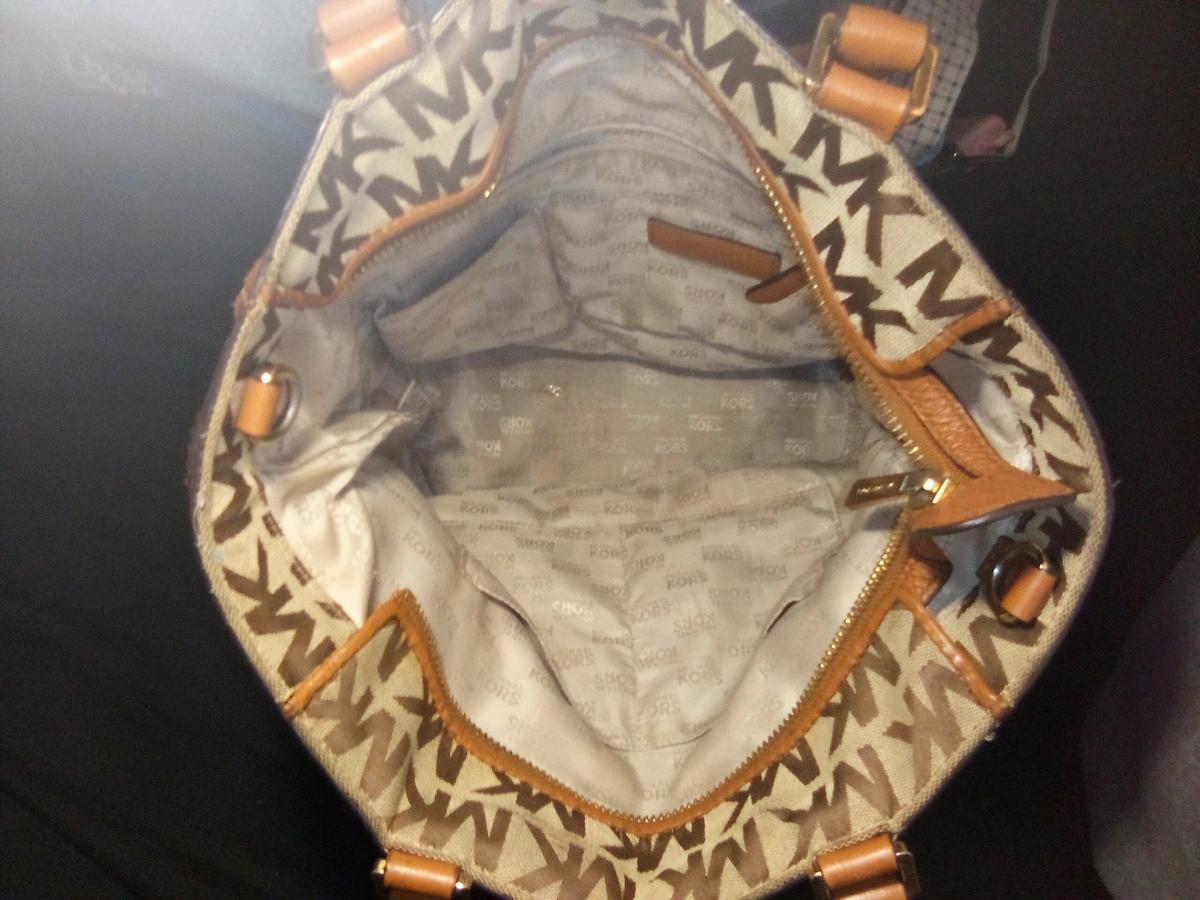 MK ladies hand bag good for traveling - Sugar Land, Texas - FleaMarketBay