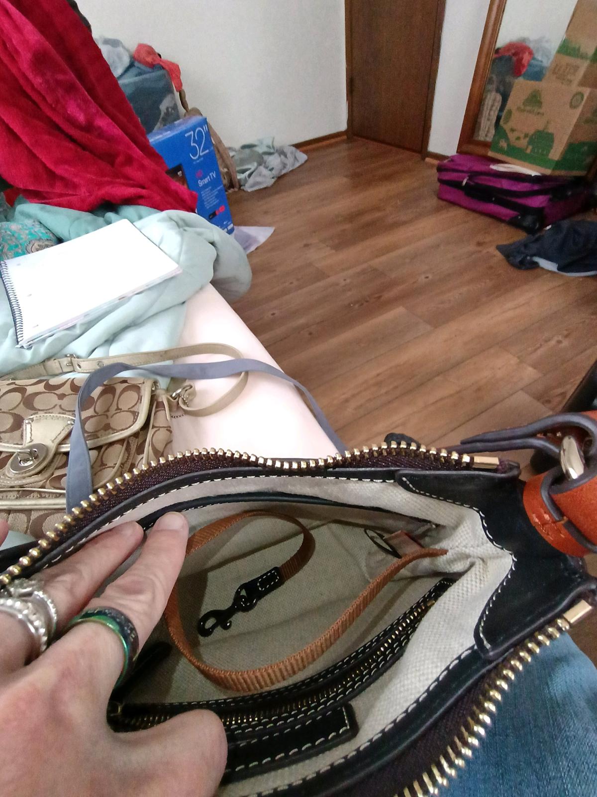 All leather Dooney and Bourke leather bag - South Point, Ohio - FleaMarketBay