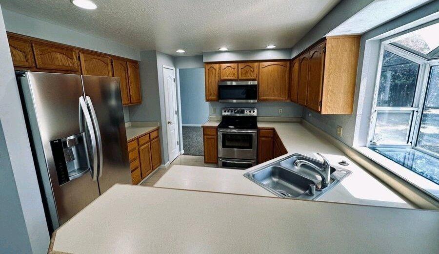 Remarkable 4 bed 2 bath pet friendly - Reno, Nevada - FleaMarketBay
