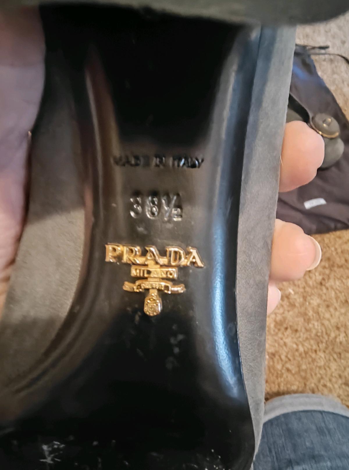 prada pumps with dust bags - Jasper, Missouri - FleaMarketBay