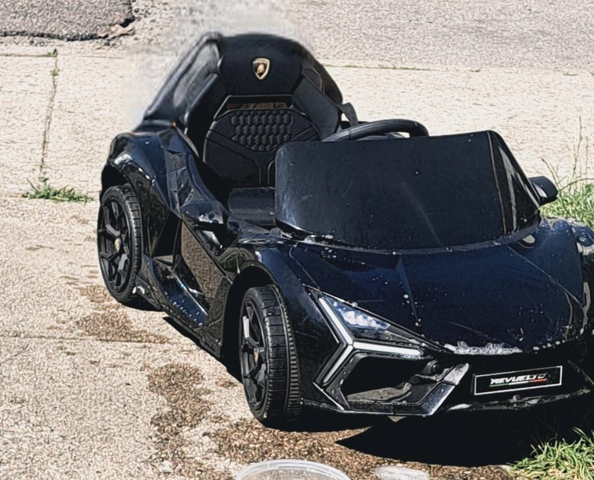 12V BLACK RIDE ON LAMBORGHINI CAR - Dayton, Ohio - FleaMarketBay