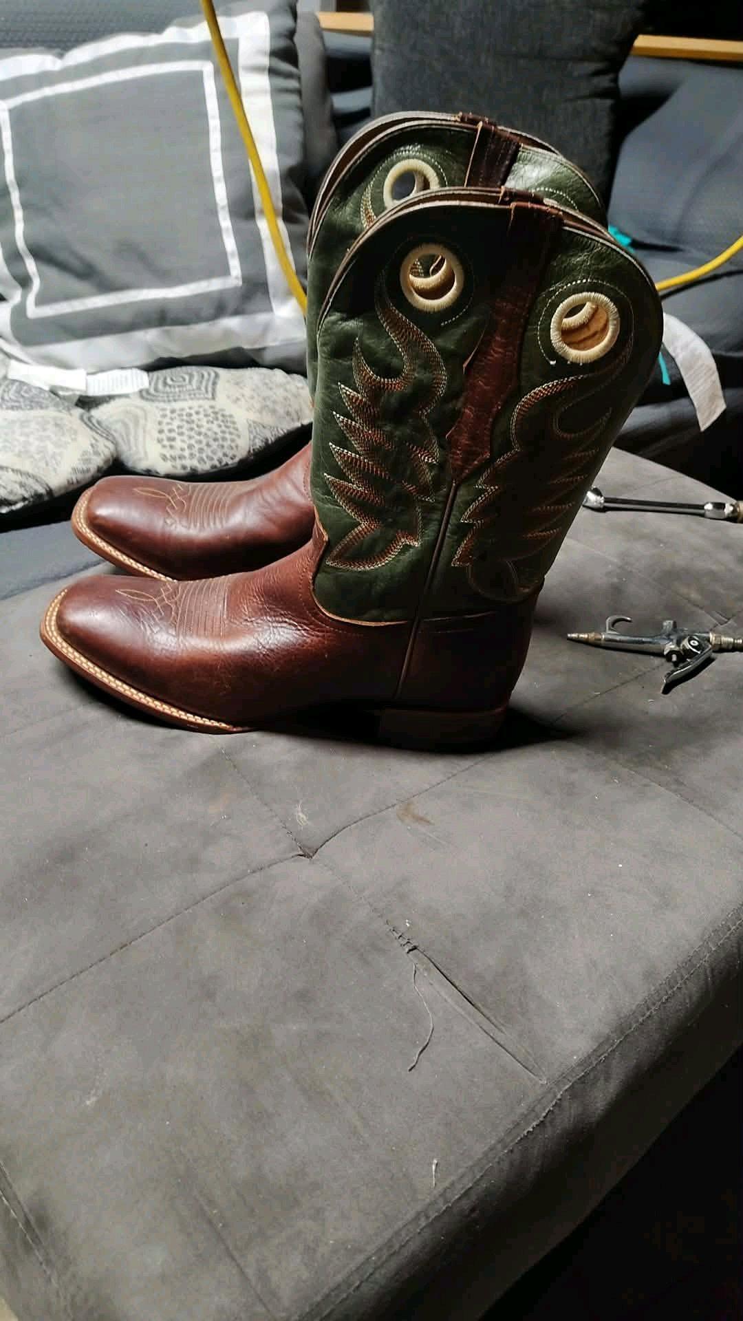 boots - Lake Providence, Louisiana - FleaMarketBay
