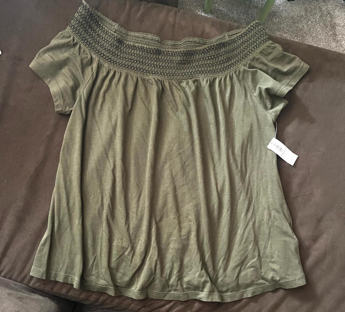 Womens Off The Shoulder Shirt - Norwood, Massachusetts - FleaMarketBay