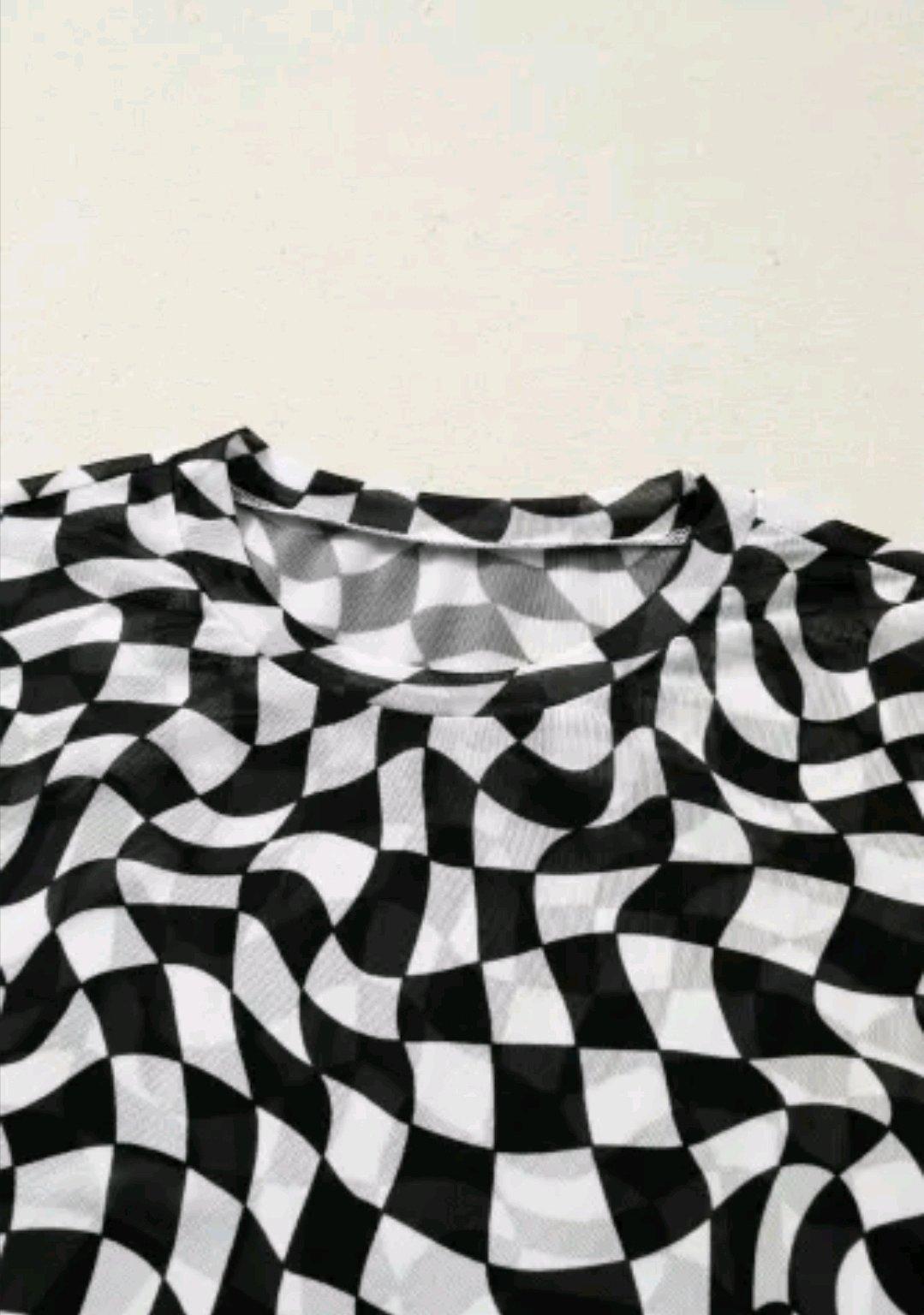 Medium Black Checkered Print Crew Neck Mesh T Shirt - Angleton, Texas - FleaMarketBay