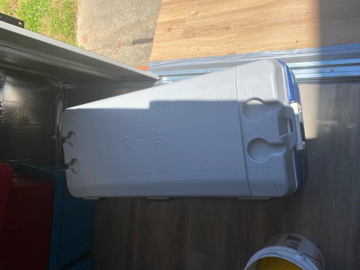 Large Igloo Cooler Blue and White - Philadelphia, Pennsylvania - FleaMarketBay