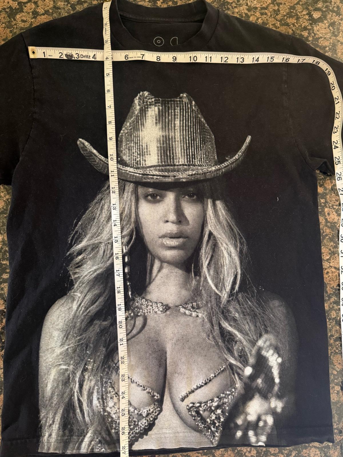 Beyonc Renaissance World Tour RWT2023 Black Graphic TShirt S - Pomona, California - FleaMarketBay
