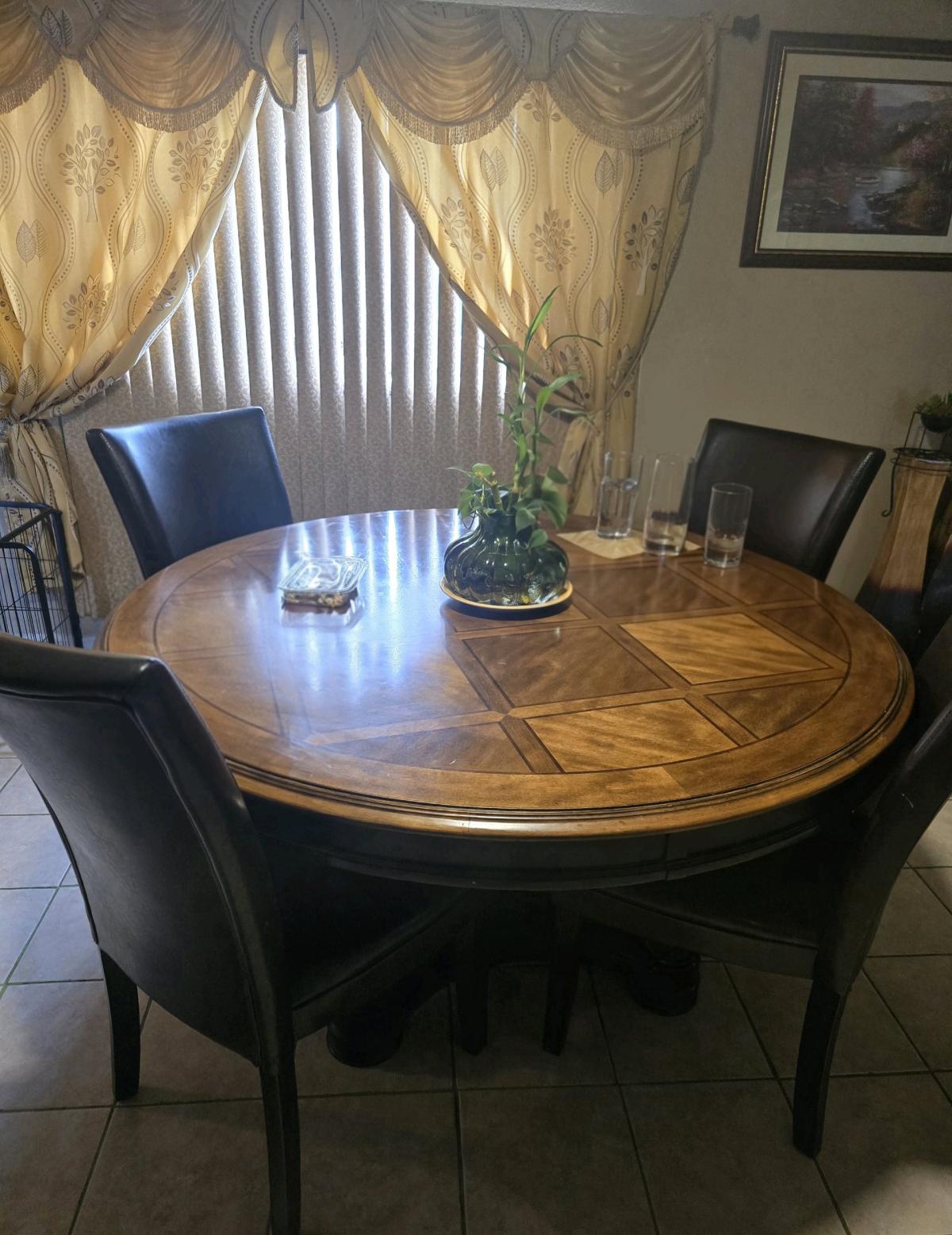 Dinning table - El Paso, Texas - FleaMarketBay
