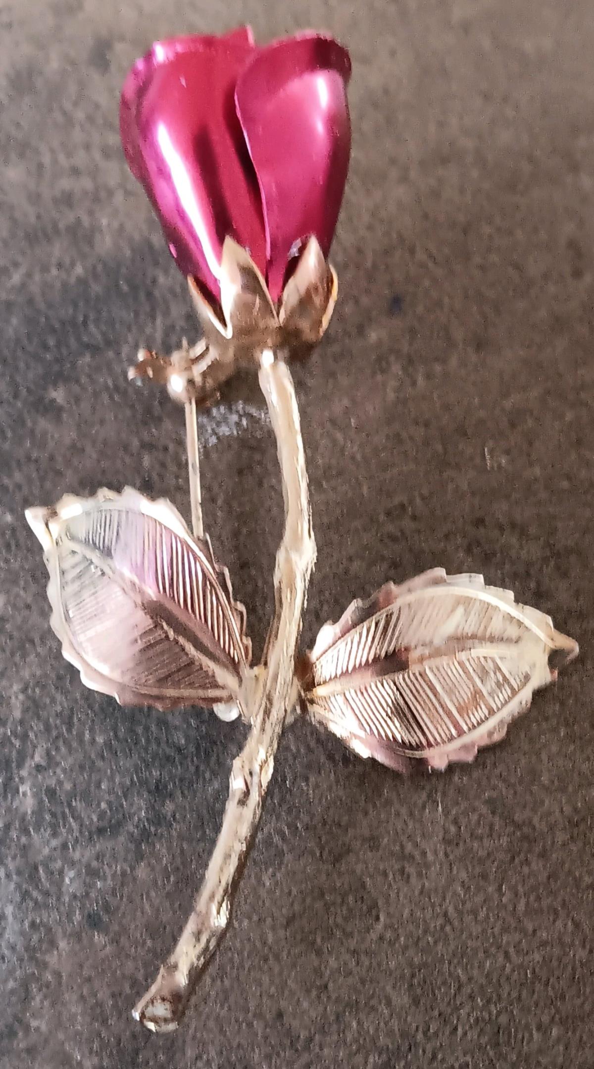 rose pin - Carson, California - FleaMarketBay