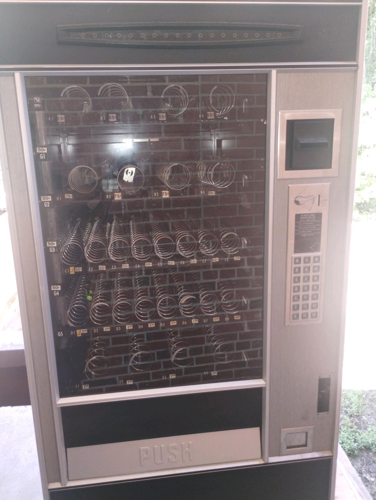 soda machine and vending me snack machine - Salisbury, North Carolina - FleaMarketBay
