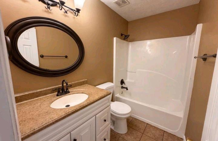 4 Bedroom 3 Bathroom House For Rent - Lithonia, Georgia - FleaMarketBay