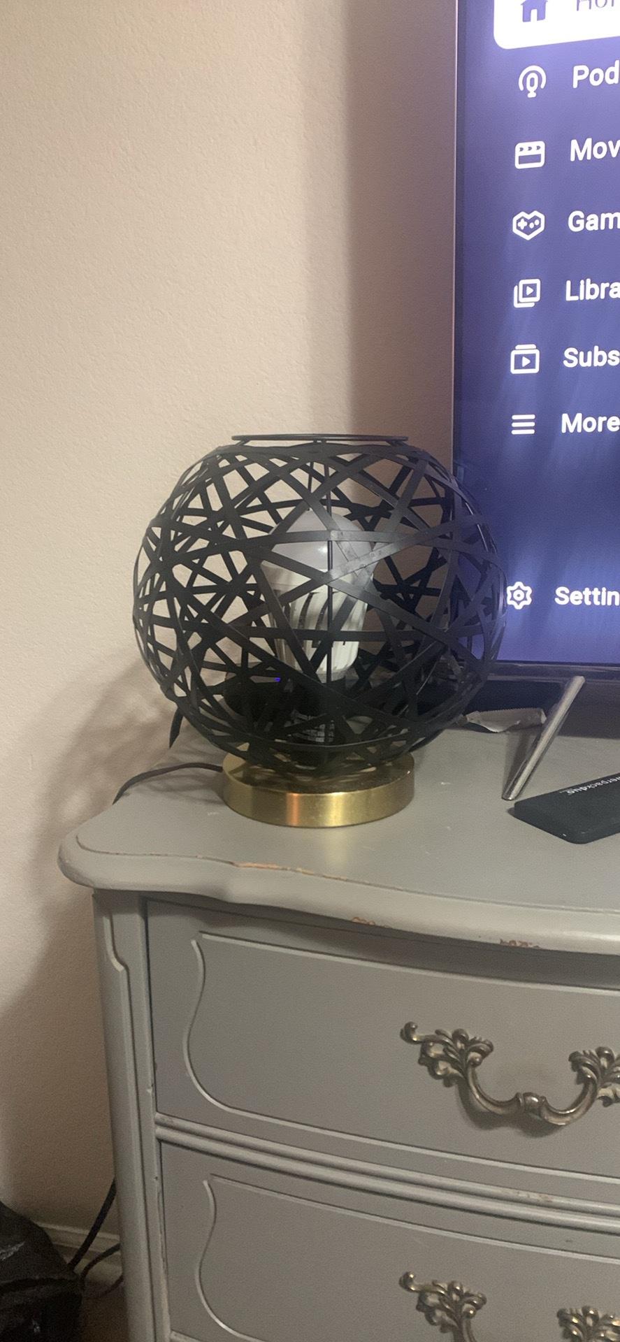 black orb golden stand lamp its cleaned and used - Maricopa, Arizona - FleaMarketBay
