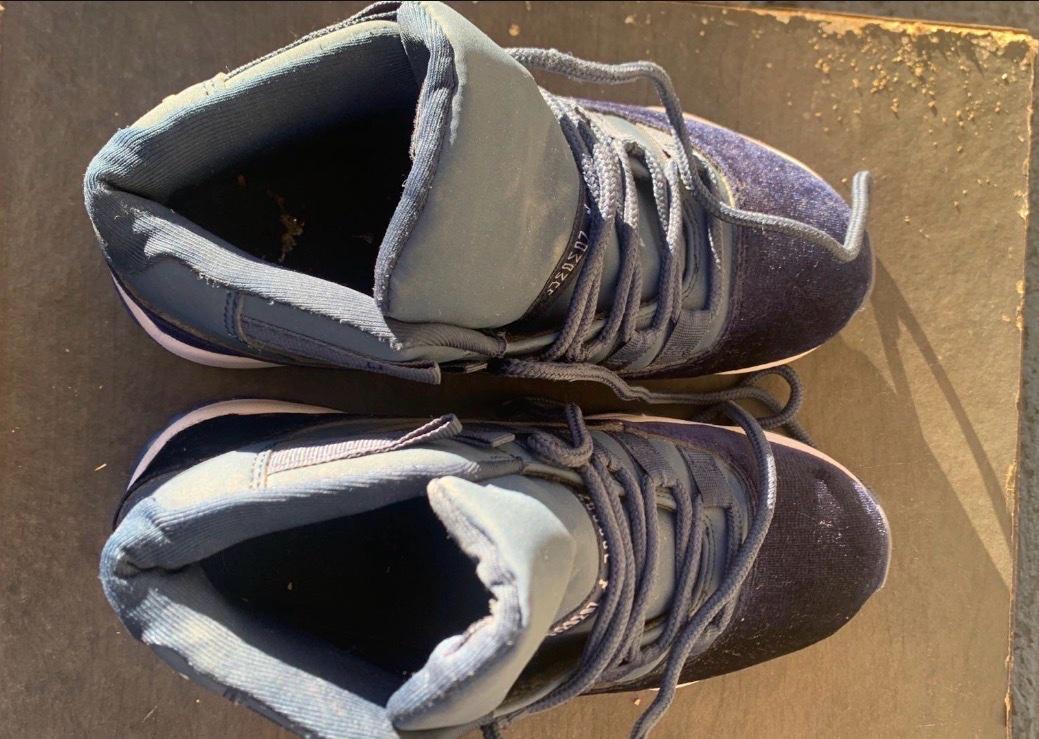 Navy Blue 11s for sale - Las Vegas, Nevada - FleaMarketBay