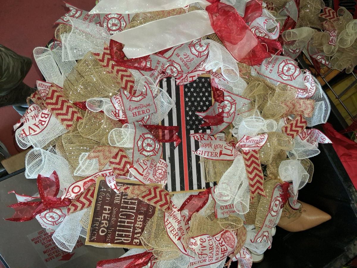 very nice hand made wreaths variety of styles - Alicia, Arkansas - FleaMarketBay