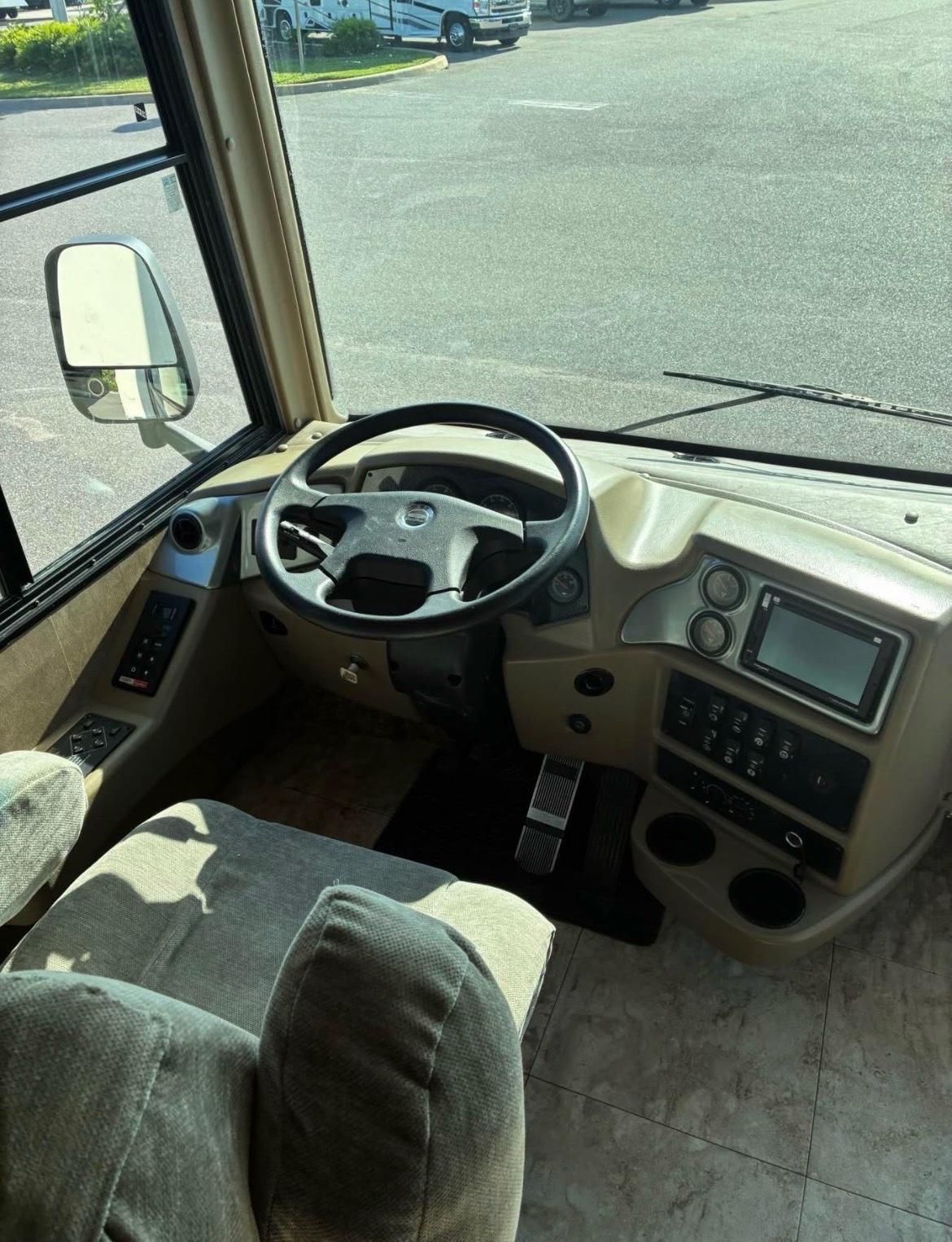 Legacy 340KP RV - Tampa, Florida - FleaMarketBay