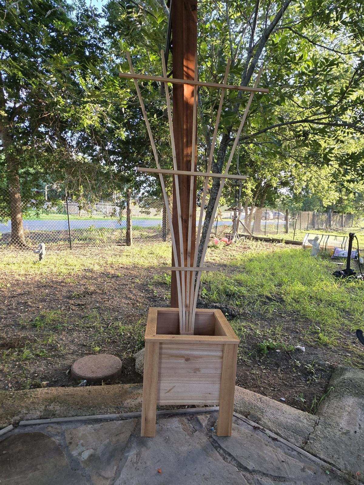 Fan garden trellis for climbing plants and raised cedar plan - Seguin, Texas - FleaMarketBay