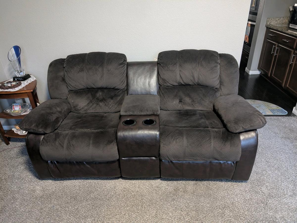 Living Room Set Gently Used - Henderson, Nevada - FleaMarketBay