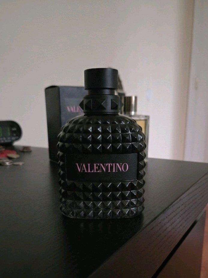 Valentino Born in Roma EDT  100 Authentic - Addy, Washington - FleaMarketBay