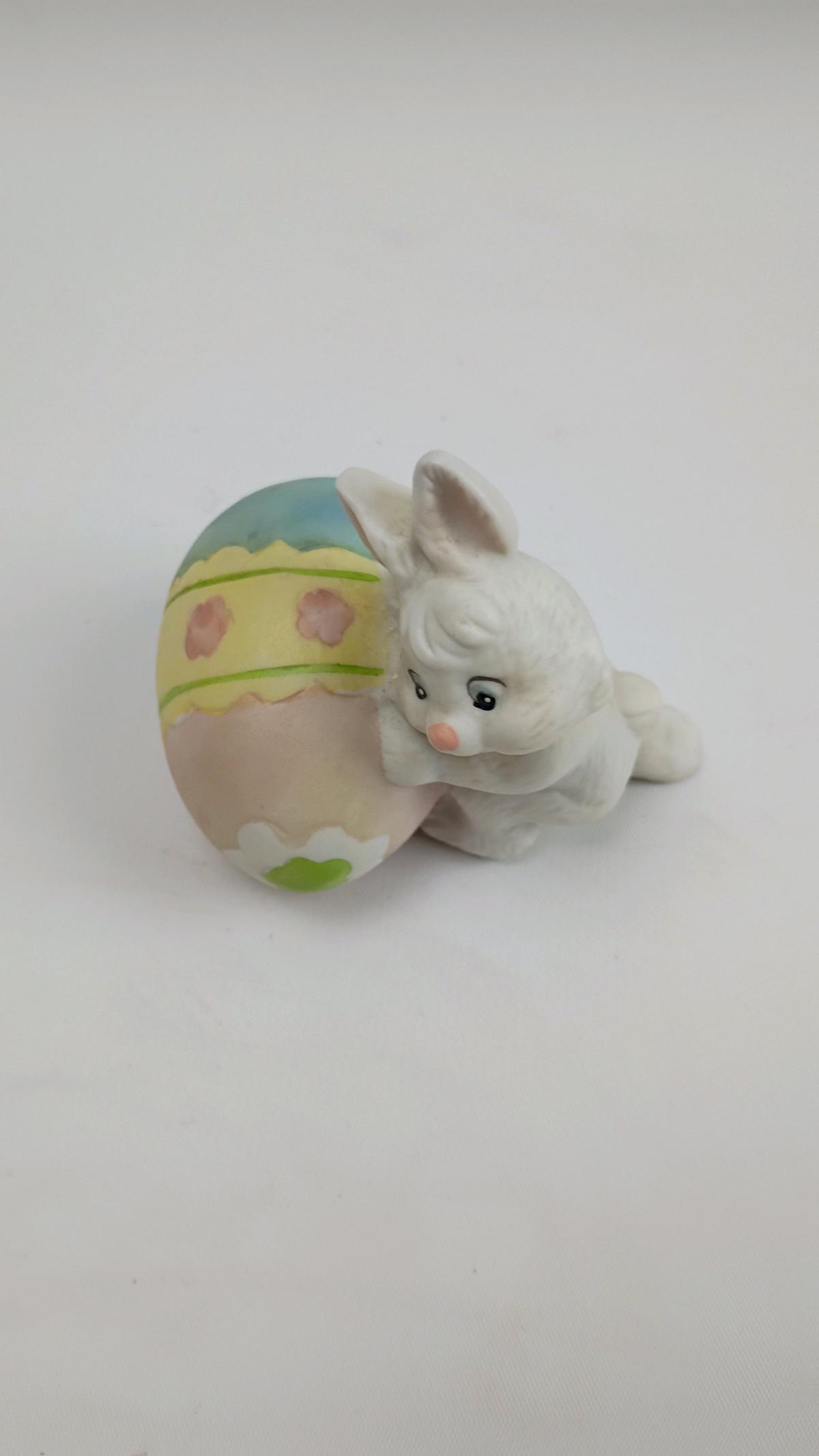 Easter Rabbit  Bunny  figurines - Chester, West Virginia - FleaMarketBay