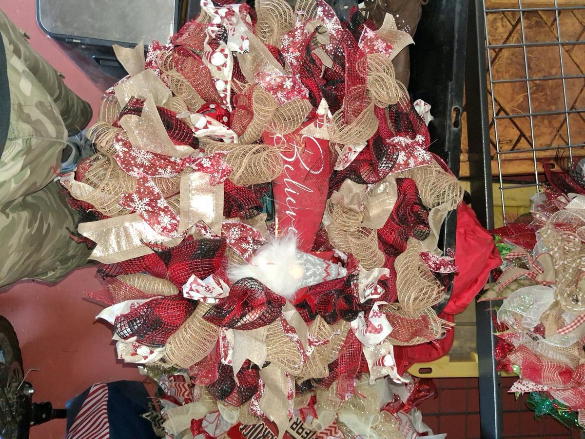 very nice hand made wreaths variety of styles - Alicia, Arkansas - FleaMarketBay