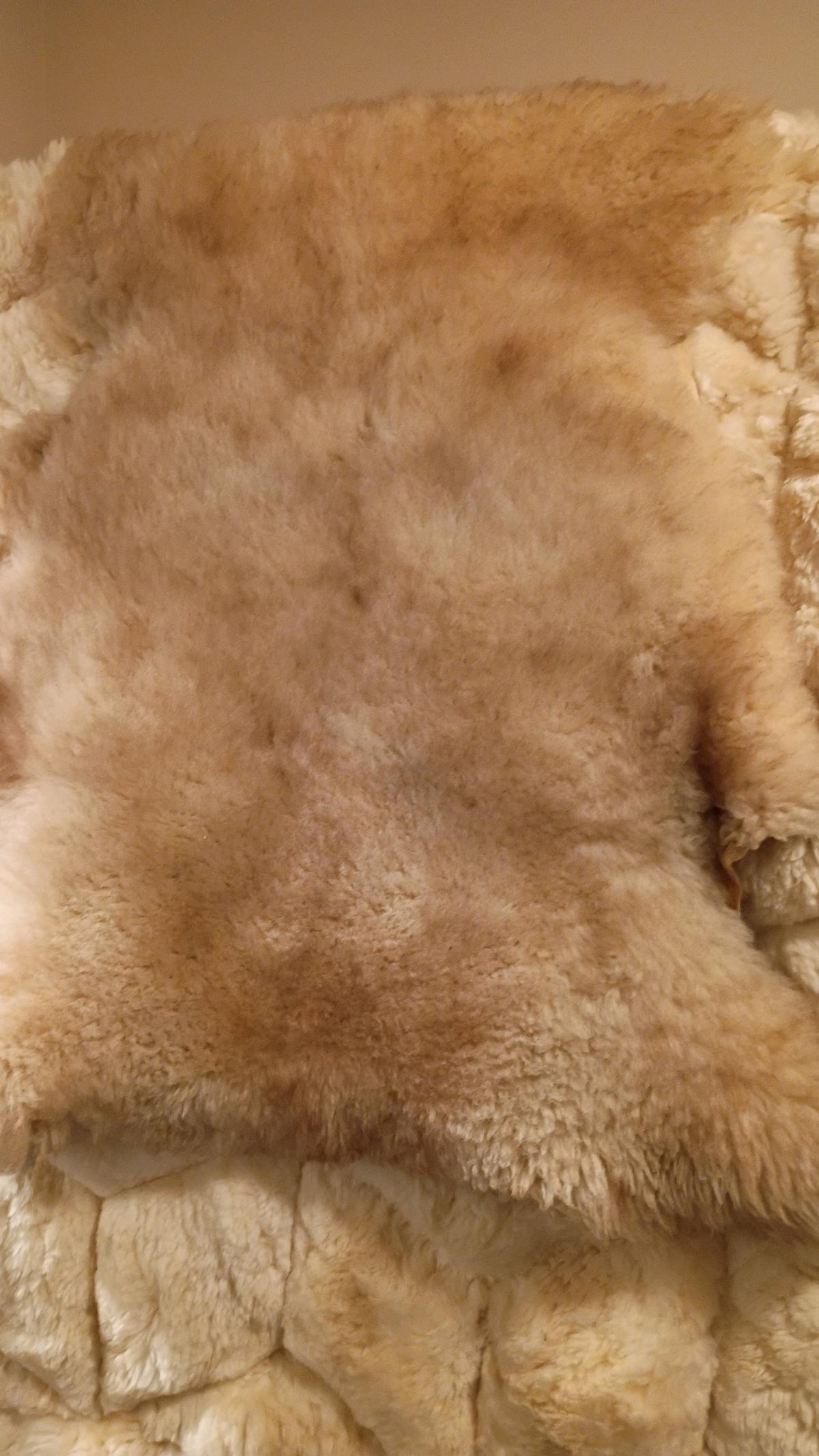 sheepskin hide rug - Chicago, Illinois - FleaMarketBay