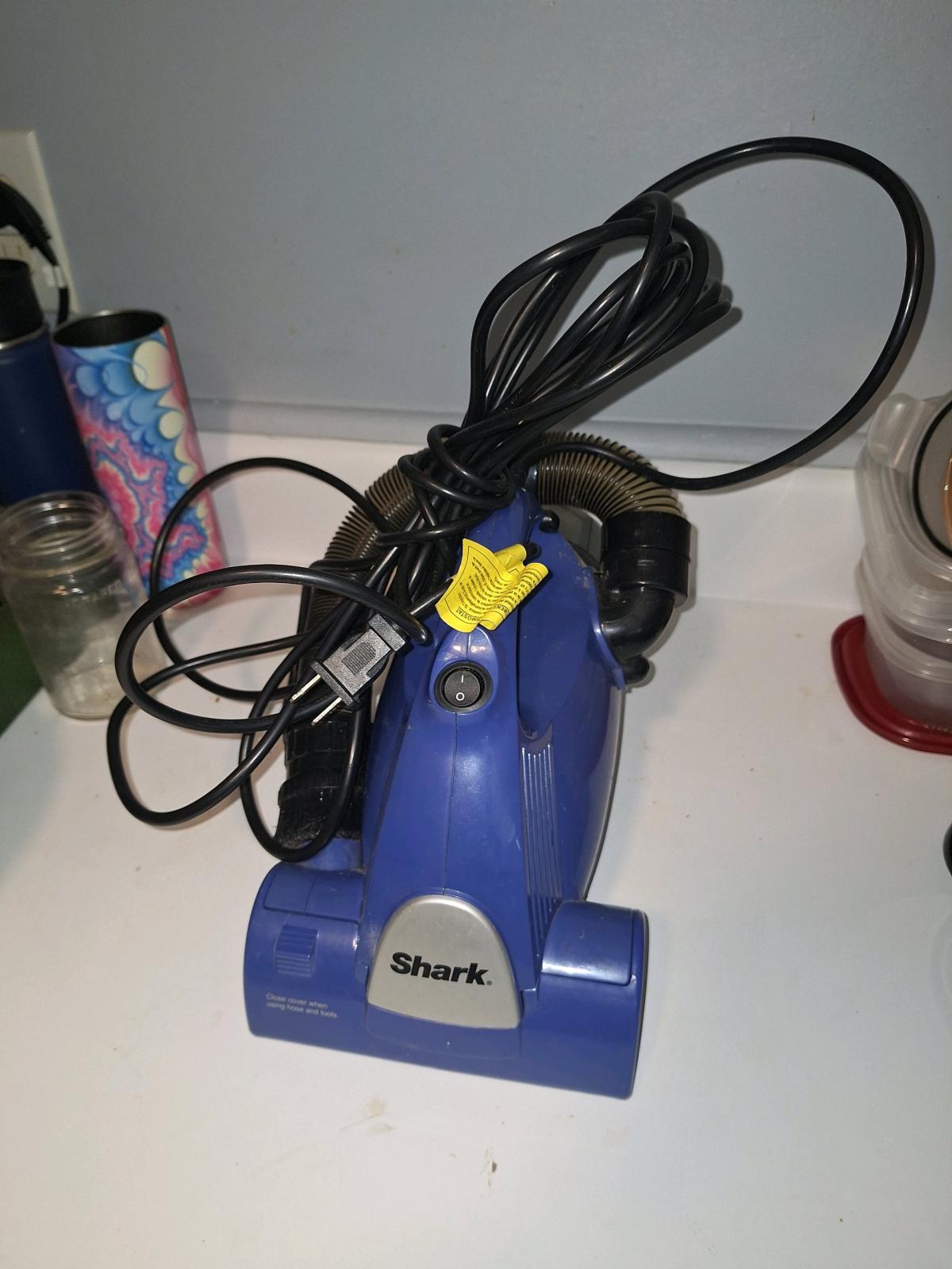 Shark Bagless Cyclonic Hand Vac V15Z with Long Cord - Baltimore, Maryland - FleaMarketBay