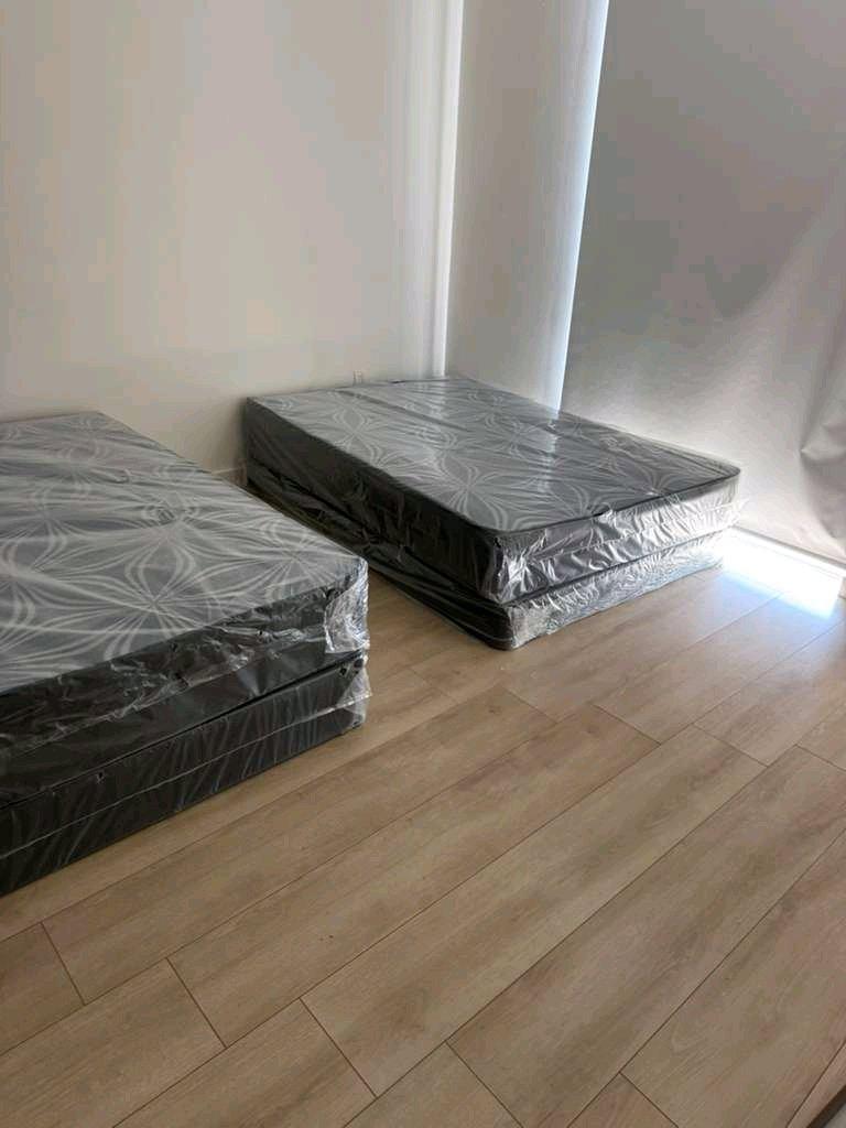 colchones full de regalo el box spring - Hialeah, Florida - FleaMarketBay