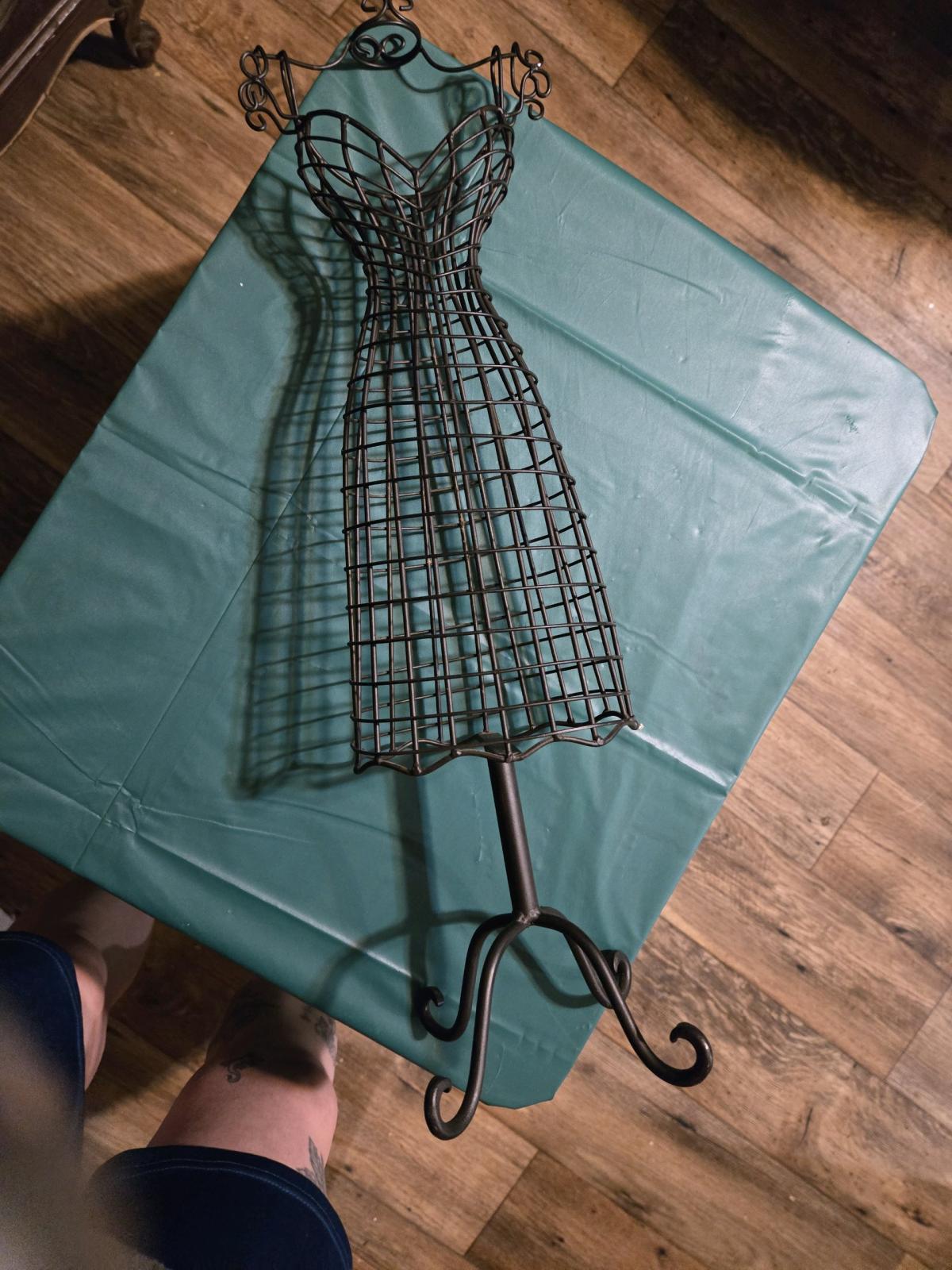 Black Metal Wire Dress Form Mannequin Jewellery Stand - Elloree, South Carolina - FleaMarketBay