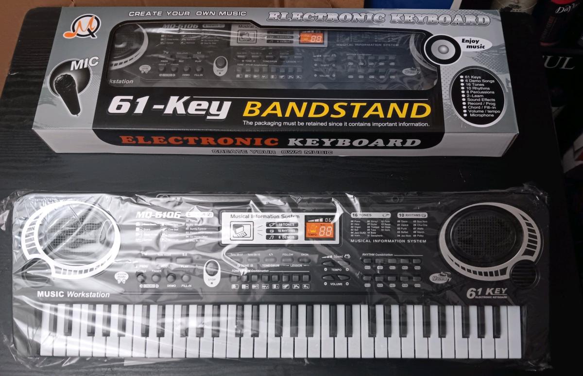 BANDSTAND 61KEY PIANO KEYBOARD - Bronx, New York - FleaMarketBay