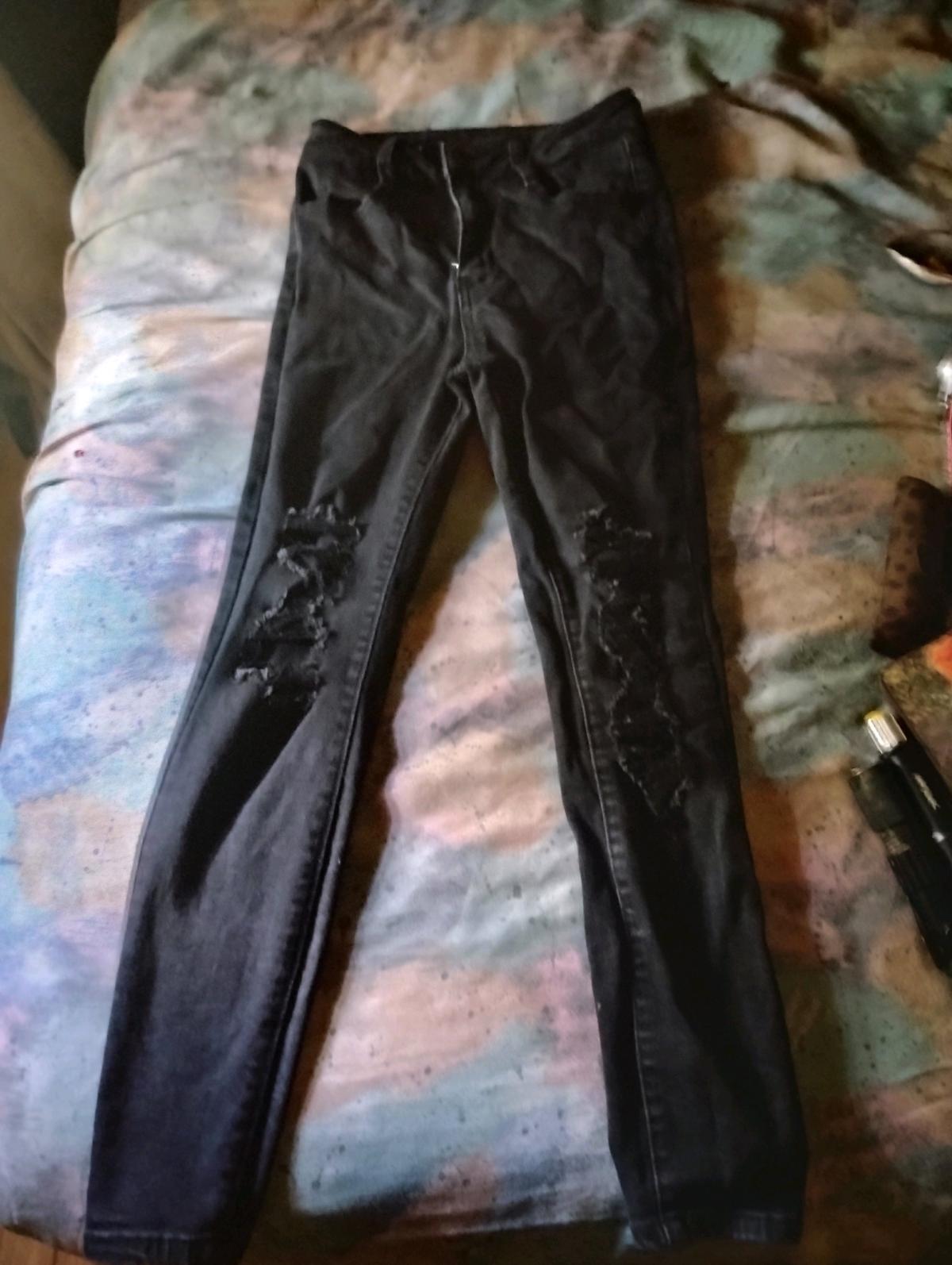 A Nice Black Pair of Womens Jean Pants Size 6 - Swansea, South Carolina - FleaMarketBay