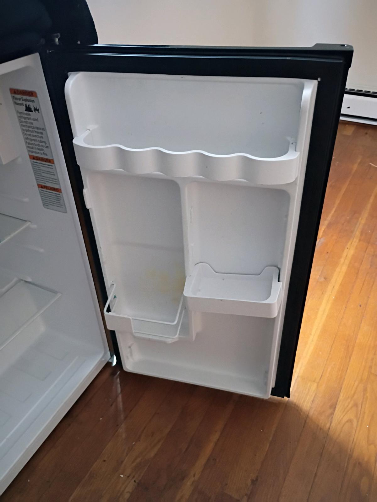 Mini fridge - Charlotte, North Carolina - FleaMarketBay