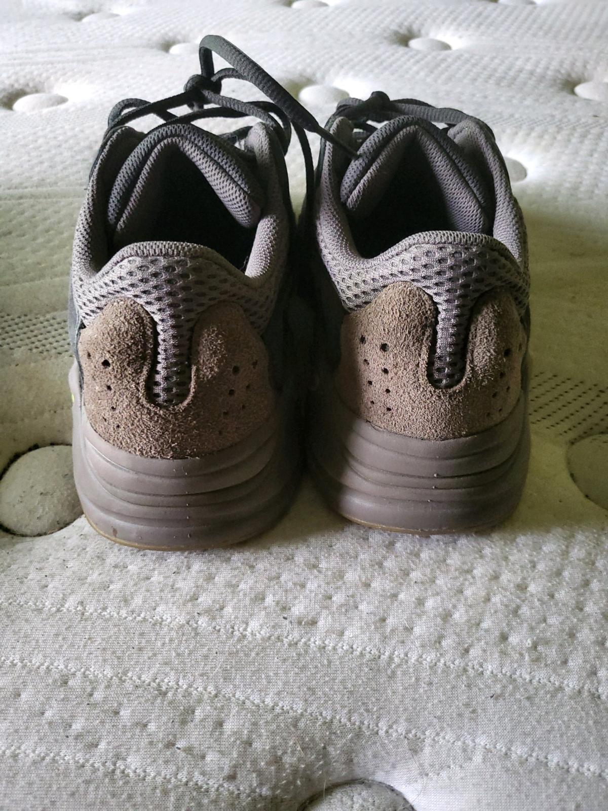 Yeezy Boost 700 Mauve 2018 - Oak Lawn, Illinois - FleaMarketBay