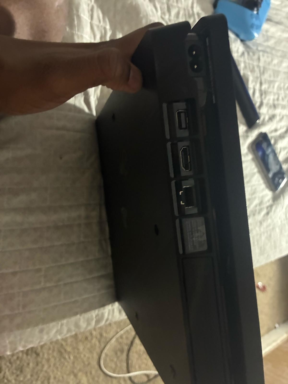 ps4 comes with everything but a controller - Acworth, Georgia - FleaMarketBay