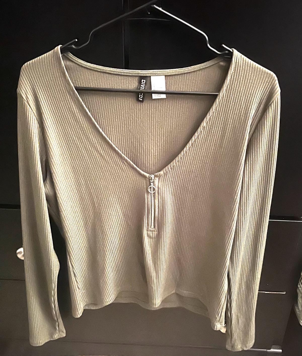 Womens V Neck Shirt - Norwood, Massachusetts - FleaMarketBay