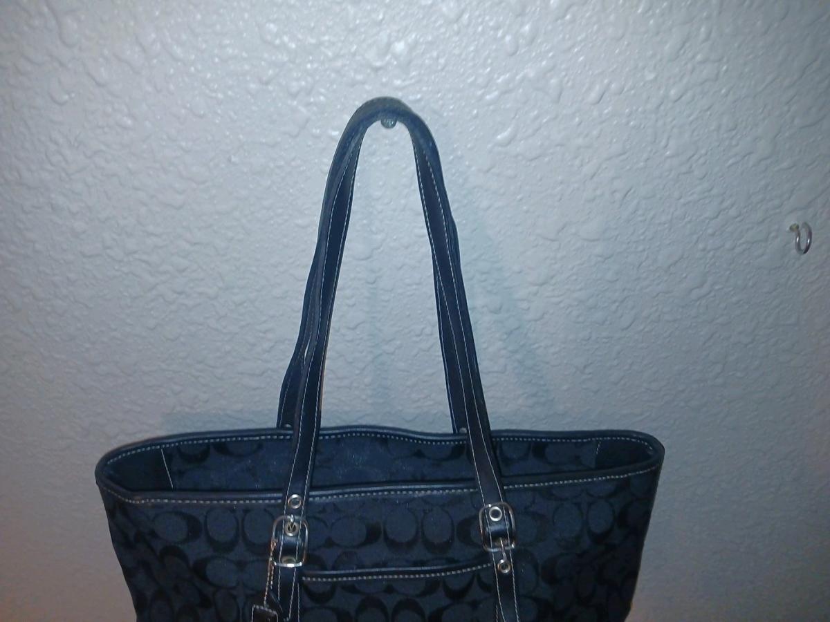 PreLoved Vintage Coach Shoulder Purse - Sugar Land, Texas - FleaMarketBay