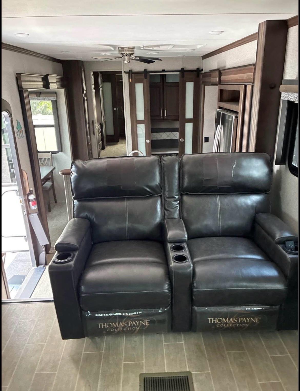 Keystone Alpine 3713KB - Dover, Florida - FleaMarketBay
