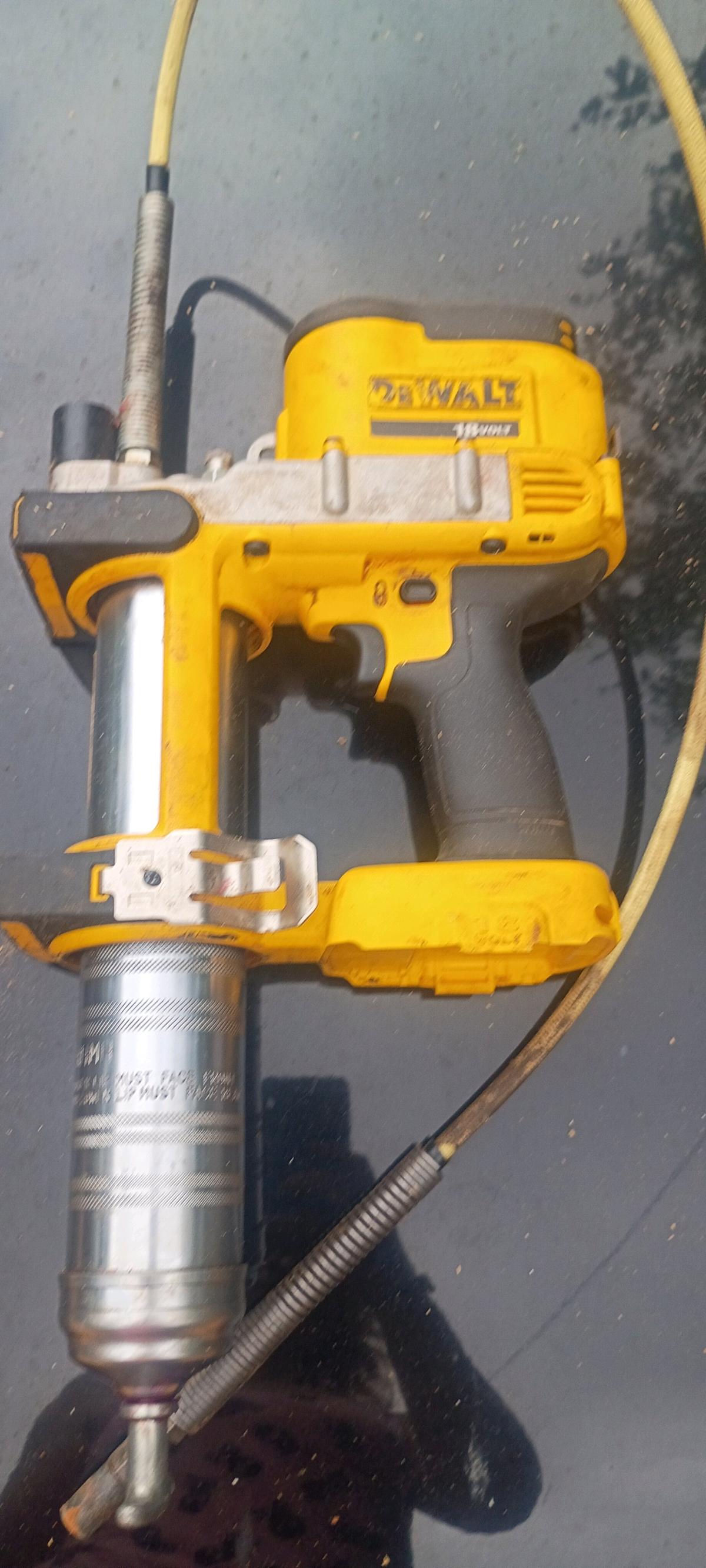 dewalt cordless grease gun - Adamsville, Alabama - FleaMarketBay