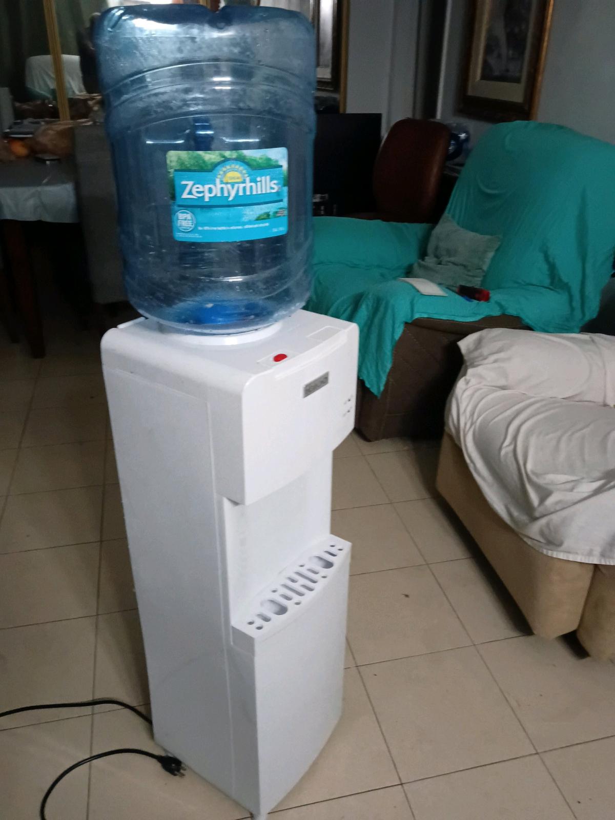 water dispenser mark Igloo used - Miami, Florida - FleaMarketBay