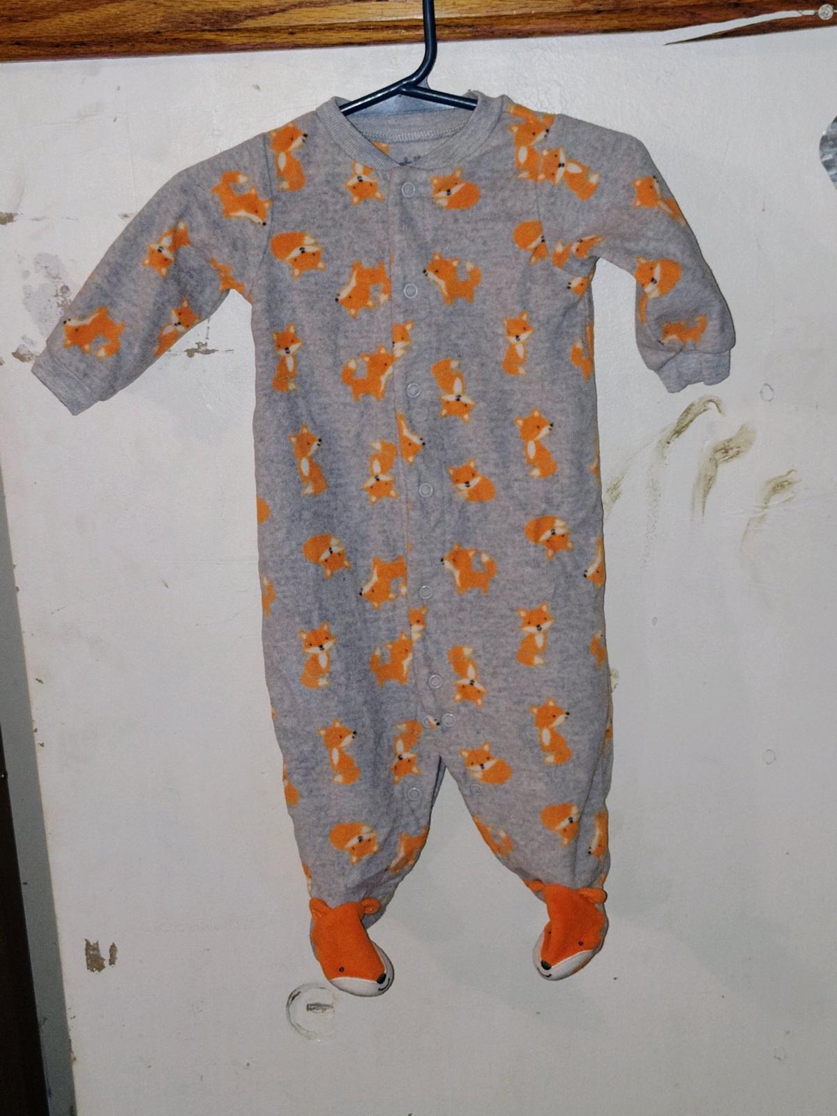 baby boy clothes 1 month to 6 months - Rossville, Georgia - FleaMarketBay