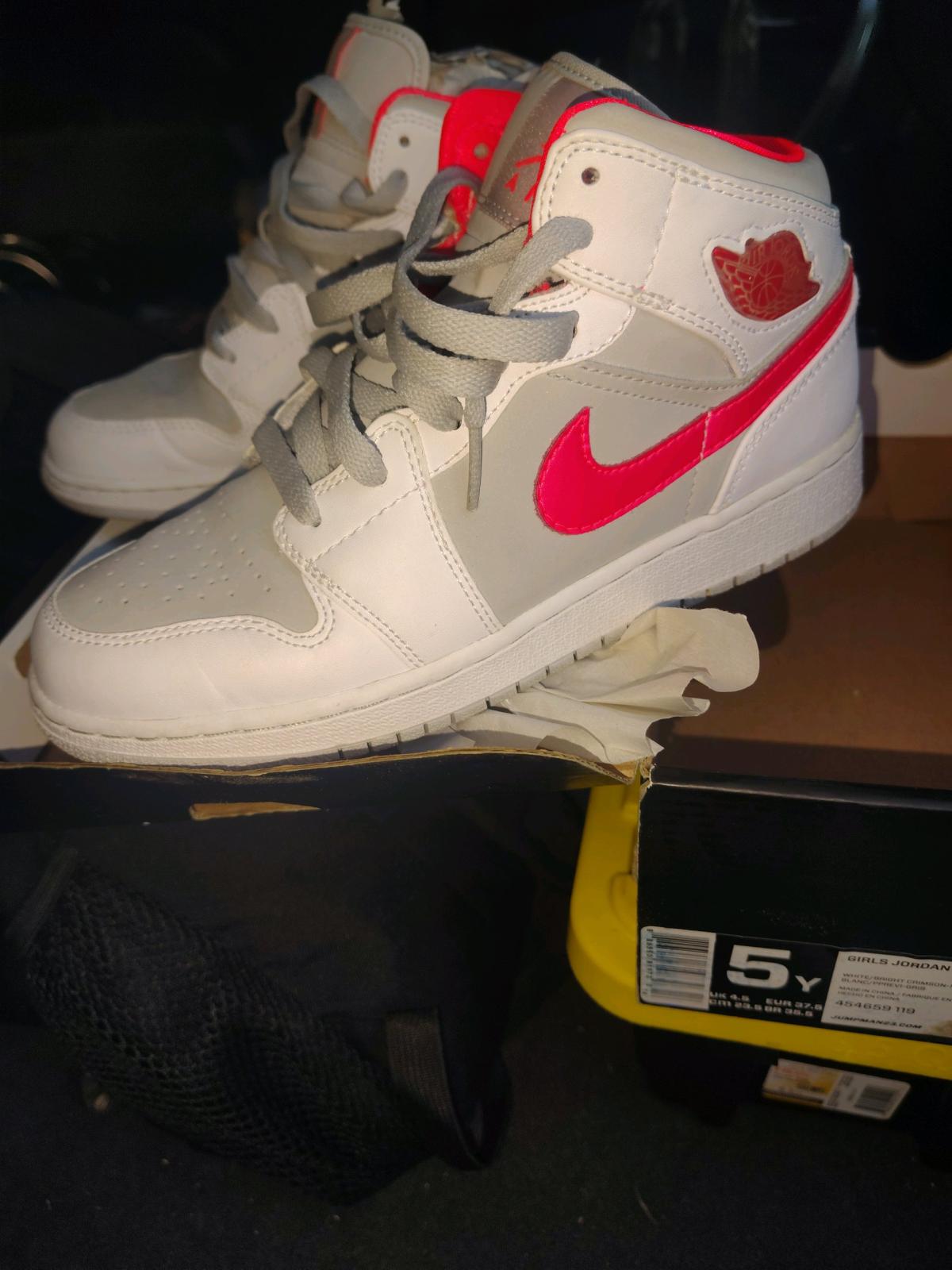 Jordan 1s - Lake Charles, Louisiana - FleaMarketBay