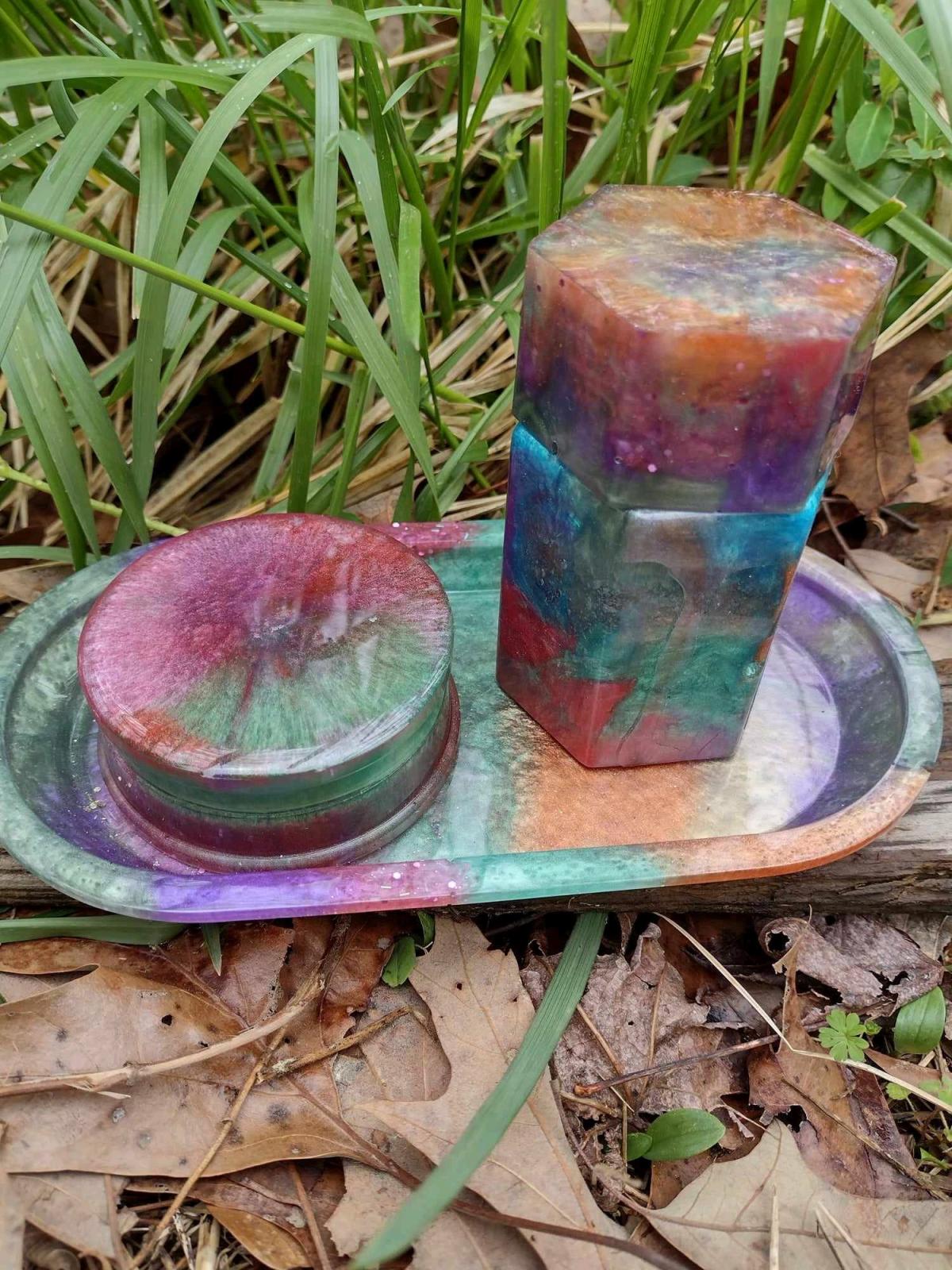 Resin tray jar and grinder sets - Coldwater, Mississippi - FleaMarketBay