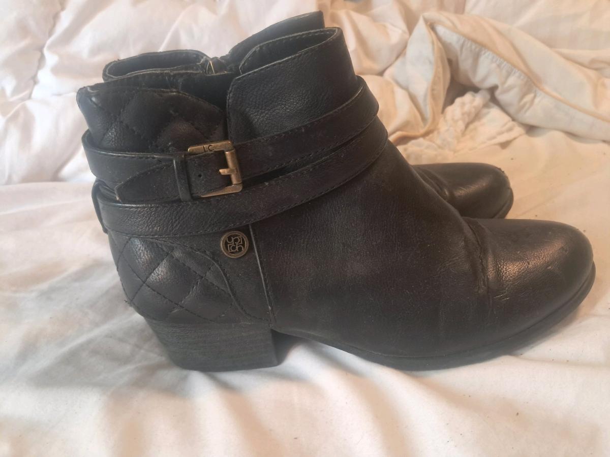 Liz Claiborne ankle boots - Corning, New York - FleaMarketBay