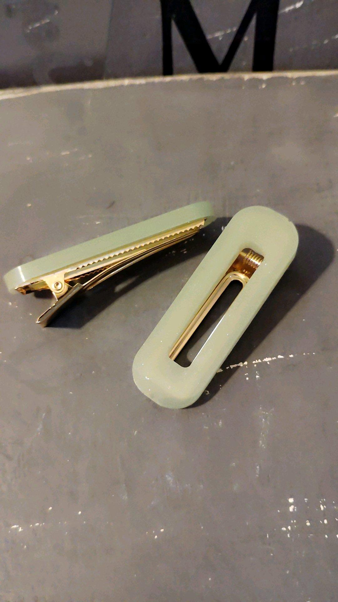 Handcrafted Resin Hairclips - Coldwater, Mississippi - FleaMarketBay