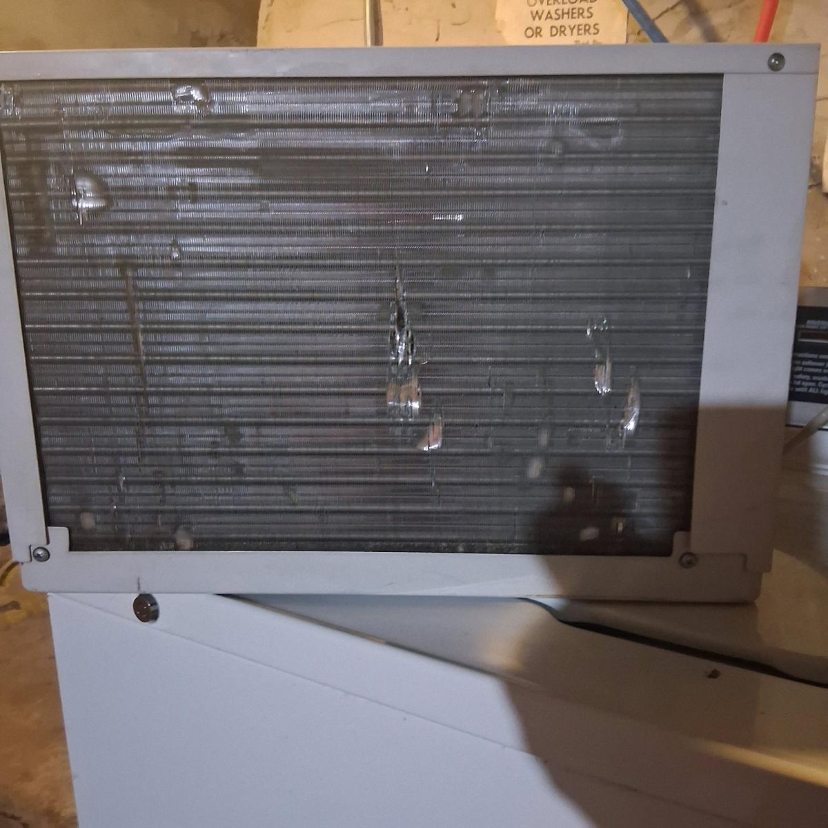 GE 6000 BTU Window Air Conditioner  Clean  Works Great - Philadelphia, Pennsylvania - FleaMarketBay
