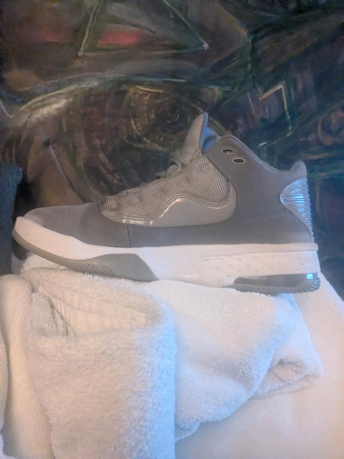 Jordans - San Francisco, California - FleaMarketBay